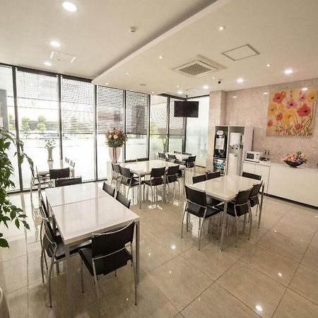 Reve Business Hotel Jeju Exteriör bild