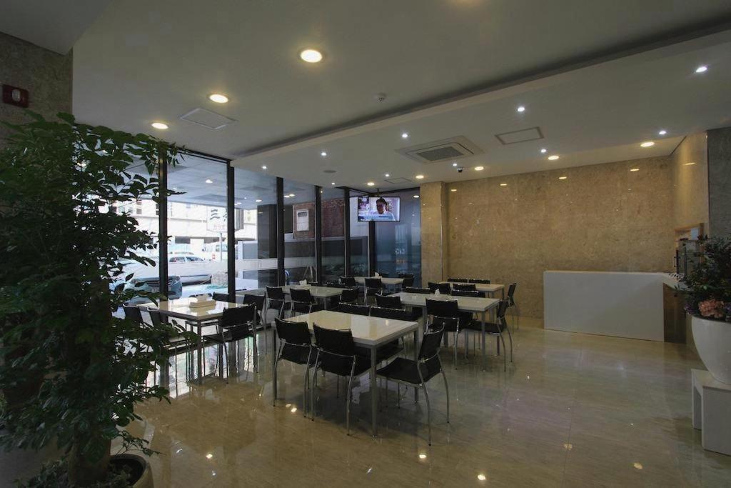 Reve Business Hotel Jeju Exteriör bild